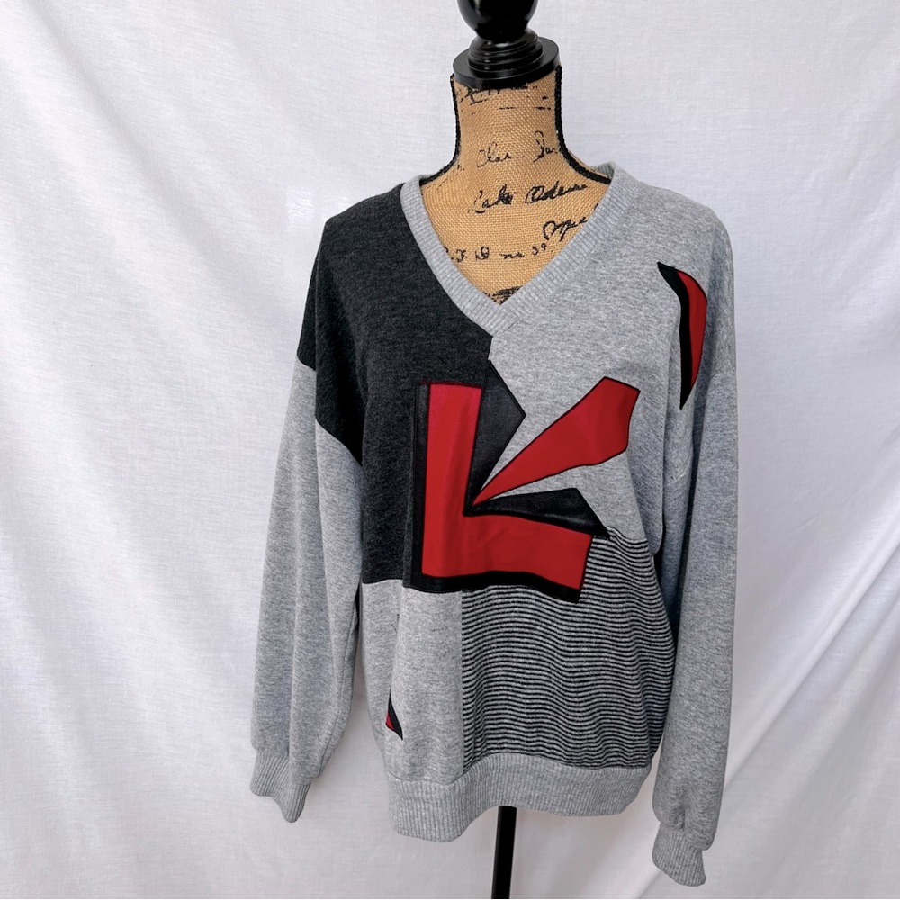 Vtg Pierre Lamonte Gray Geometrical V-Neck Sweatshirt